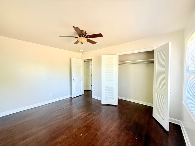 Building Photo - 4033 Fieldcrest Rd