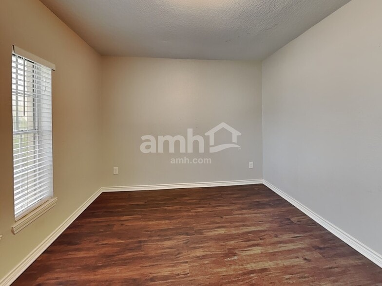 Building Photo - 5010 Chase Mountain Dr