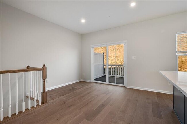 Building Photo - 204 Scenic Dr