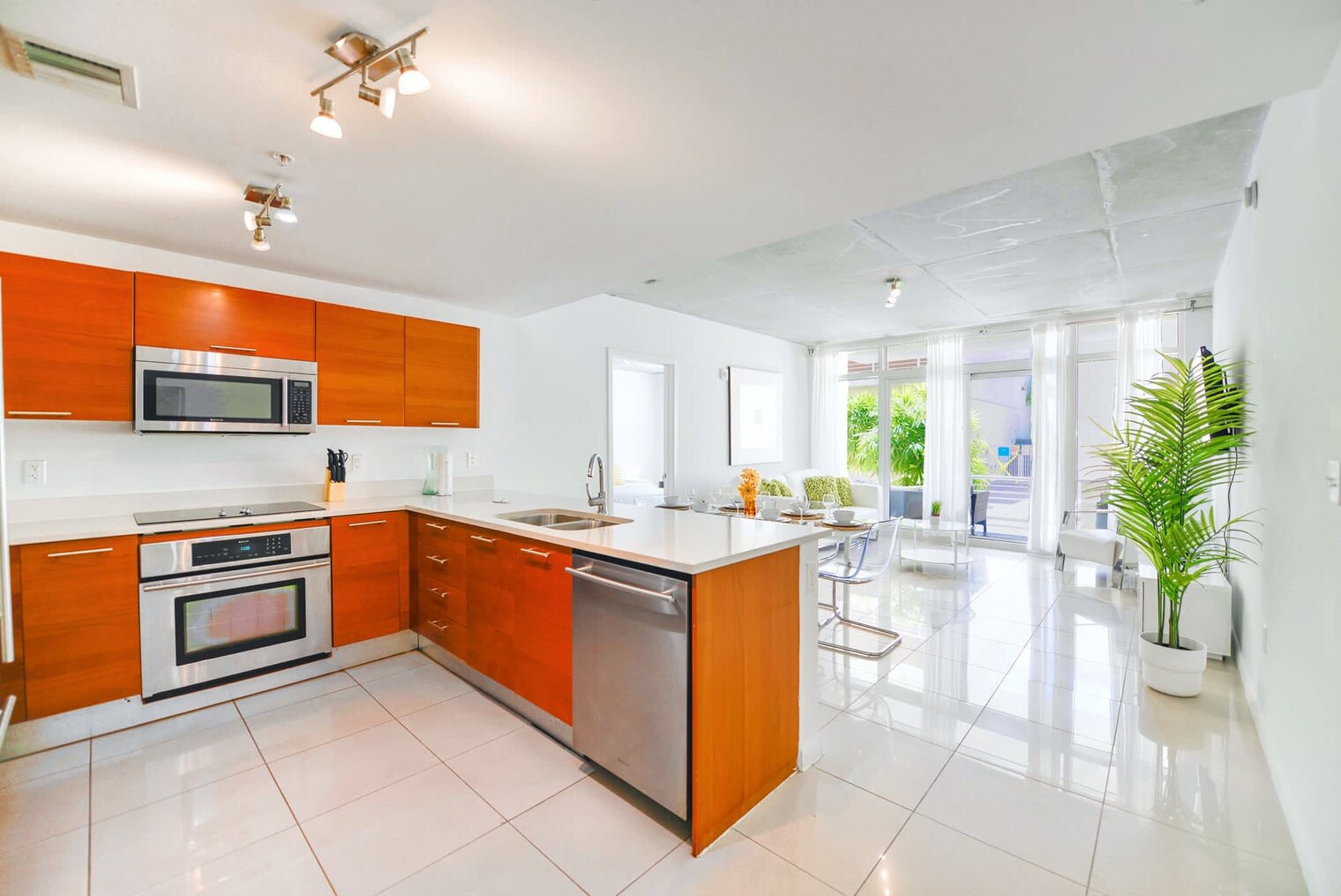 Building Photo - 3250 NE 1st Ave