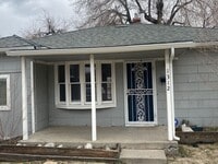 Building Photo - Close to UNR and Downtown!