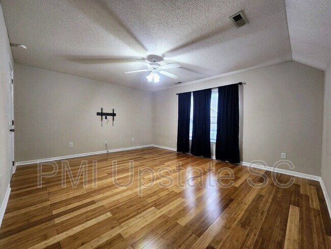 Building Photo - 122 Glen Willow Ct