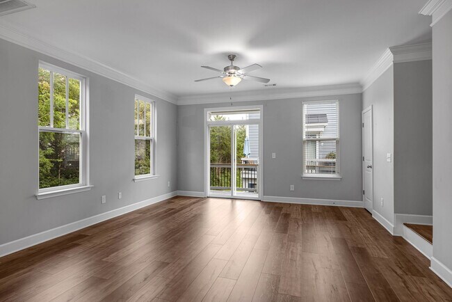 Building Photo - 300 Kara Ln