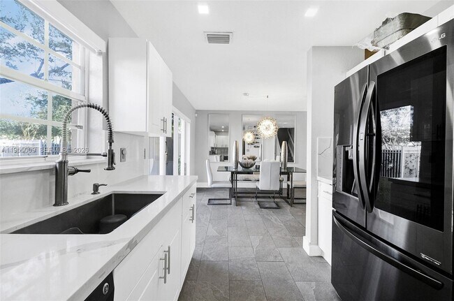 Building Photo - 2311 SW 87th Way