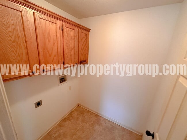 Building Photo - 1750 Longfellow Dr