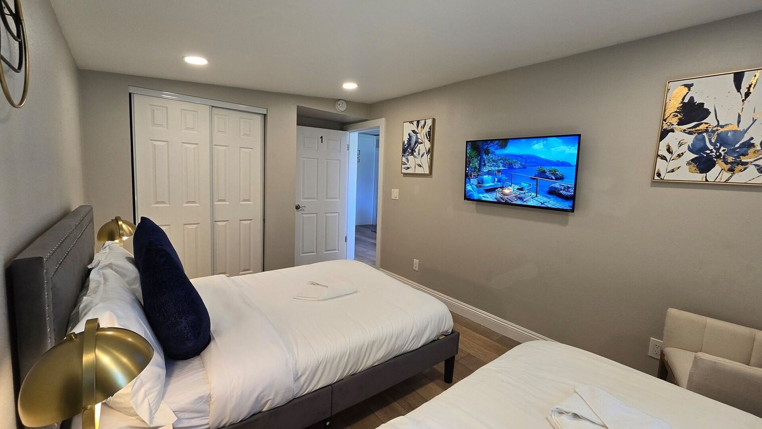 Building Photo - 1059 Gillespie Dr