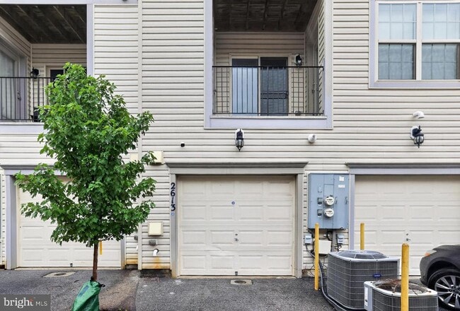 Building Photo - 2613 Campus Way N