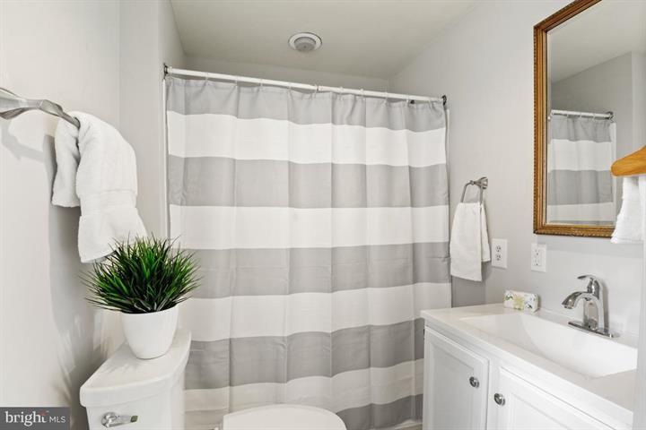 Building Photo - 1651 Limekiln Pike