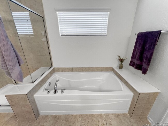 Building Photo - Gorgeous 4BED/3BATH House for Rent In Alamo Ranch