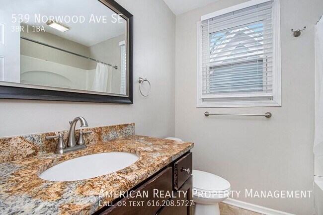 Building Photo - 539 Norwood Ave SE