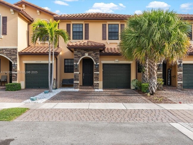 Building Photo - 5505 NW 27th Ct