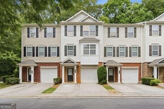 Building Photo - 6710 Stoneleigh Way