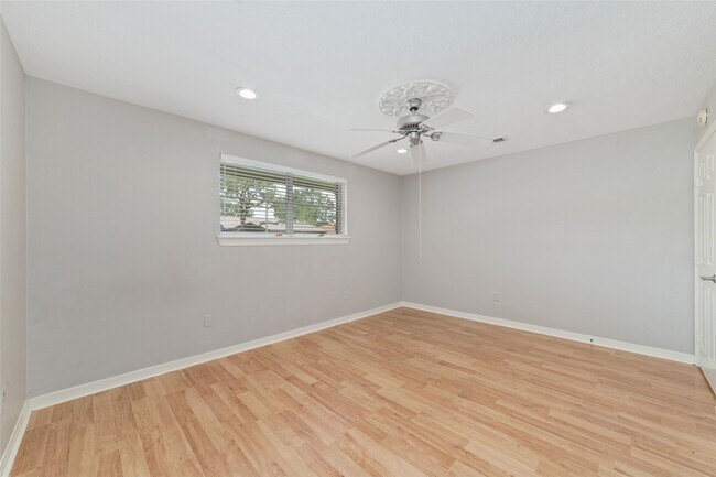 Building Photo - 4118 Donna Lynn Dr