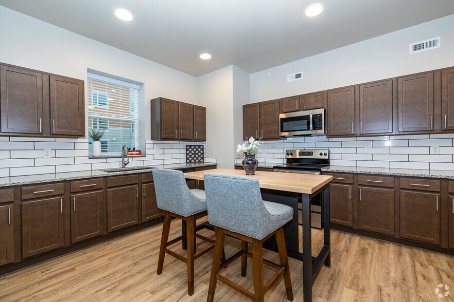 3BR, 2BA - 1,313SF - Kitchen - Skylofts at the Heritage