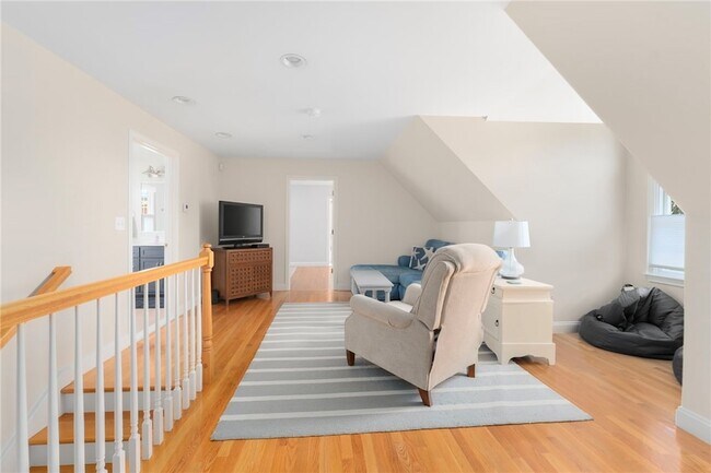 Building Photo - 73 Merton Rd