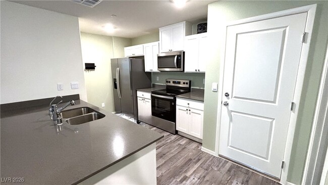 Building Photo - 7355 Raimee Brk St