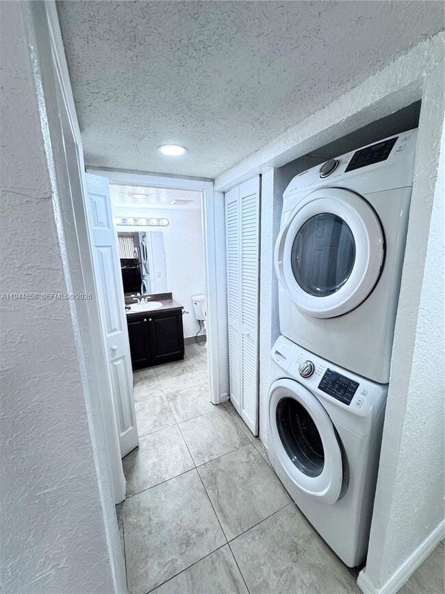 Building Photo - 6225 SW 131st Ct