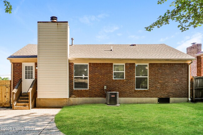Building Photo - 6900 Applegate Ln