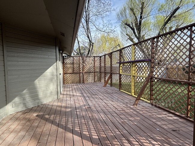 Building Photo - 3248 S Cadet Ave