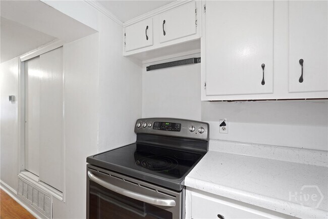 Building Photo - 207 E Charlton St