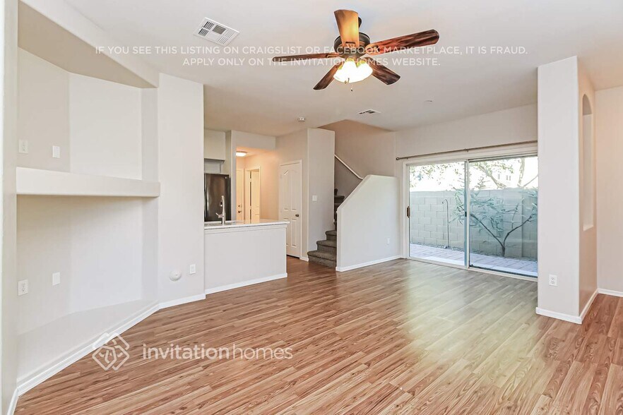 Building Photo - 1525 S Avocet St