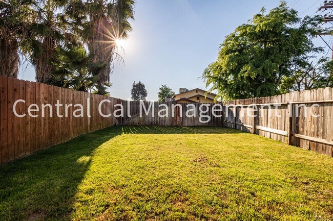 Building Photo - 4621 Auburn St