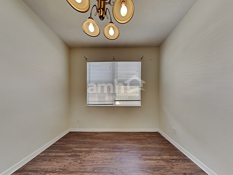 Building Photo - 8523 Deer Chase Dr