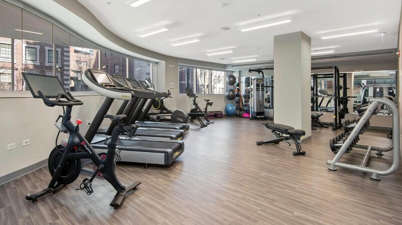 Building Photo - 640 W Huron St