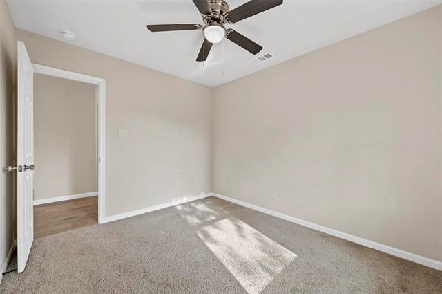 Building Photo - 2602 W Clarendon Dr
