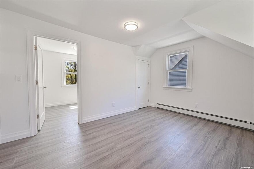 Building Photo - 10 Brompton Pl