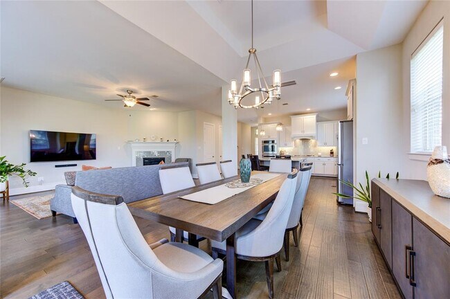 Building Photo - 2403 Juniper Bnd