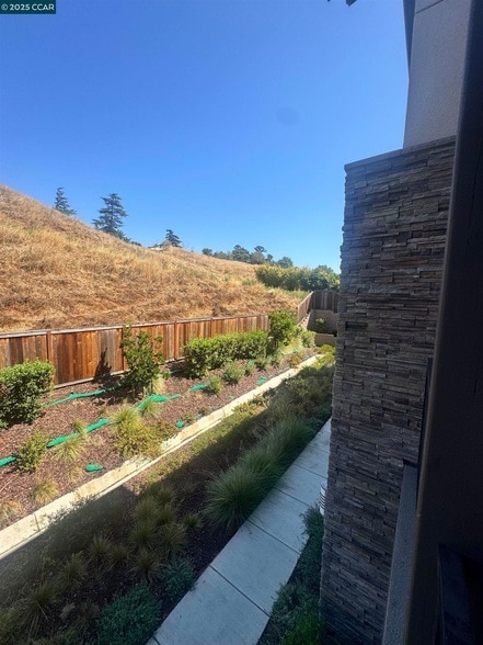 Building Photo - 725 Delve Ct