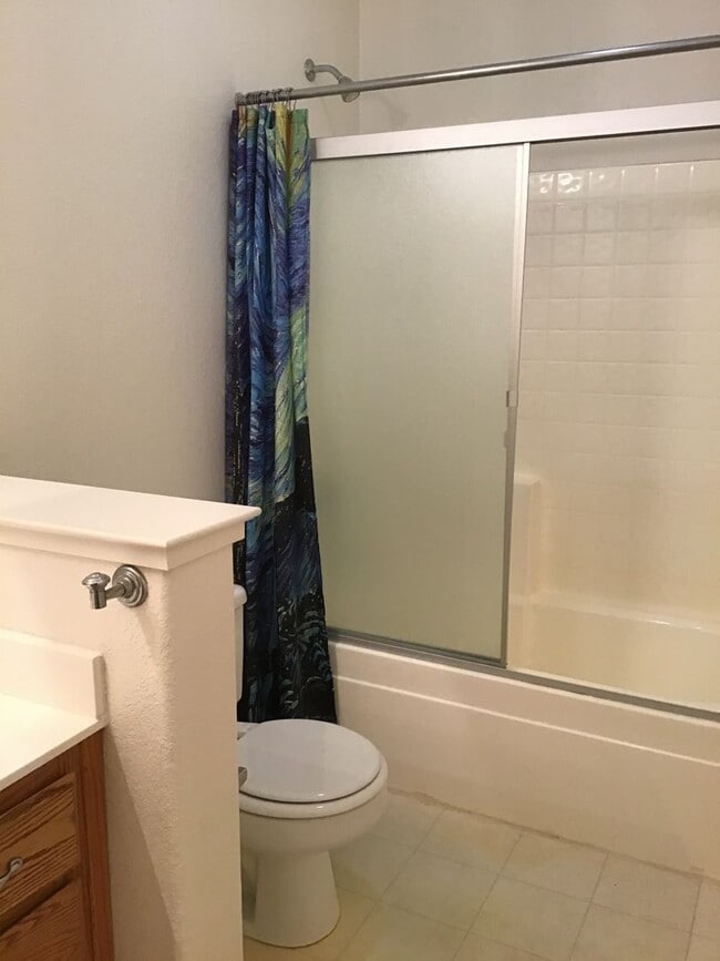 Building Photo - Woodcreek Oaks area home with pool