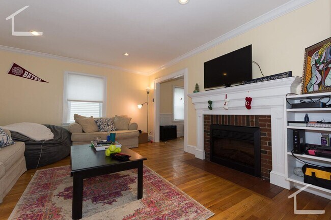 Building Photo - No Security Deposit, Heat, Hot Water Inclu...