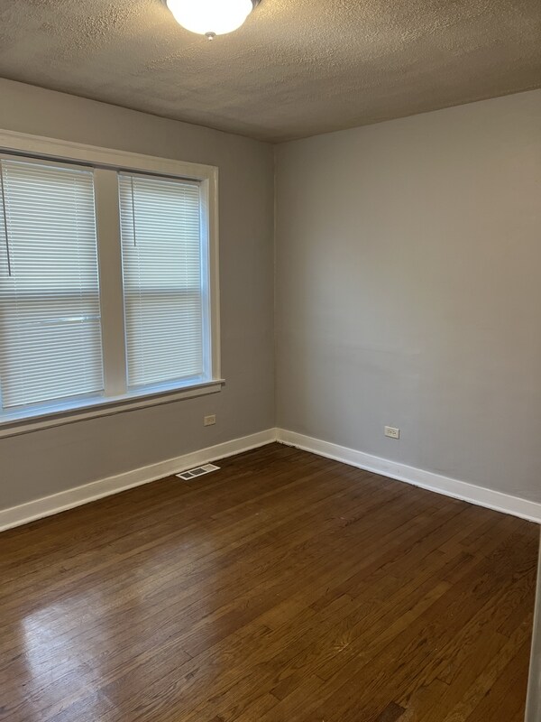Building Photo - 1238 W 90th St