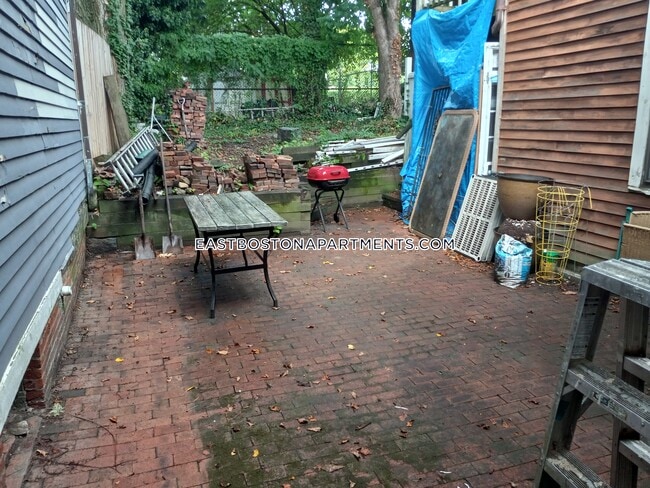 Building Photo - 46 Princeton St