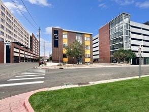 Building Photo - $0 DEPOSIT OPTION. 2 BED 2.5 BATH CONDO AT...