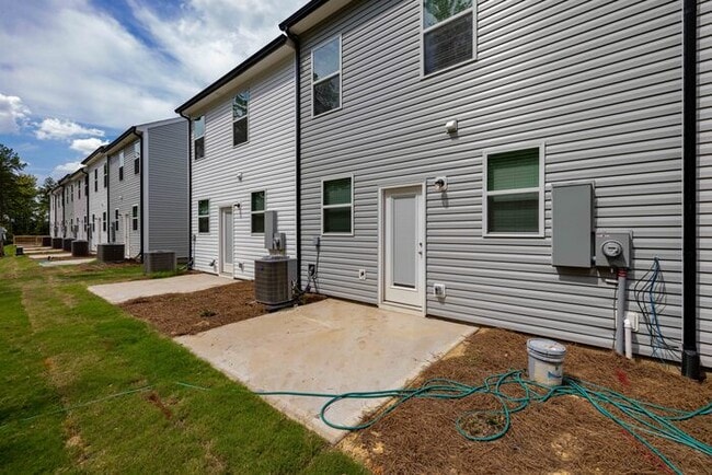 Building Photo - 3BD/2.5BTH Townhome – Villages at Mallard ...
