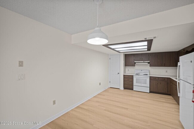 Building Photo - 1780 Stewart Pl