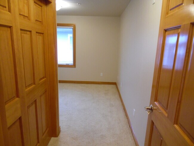Building Photo - 3706 Portage Ln