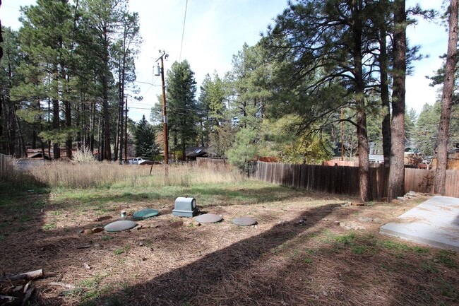 Building Photo - $500 OFF THE FIRST MONTHS RENT! Home in Mo...