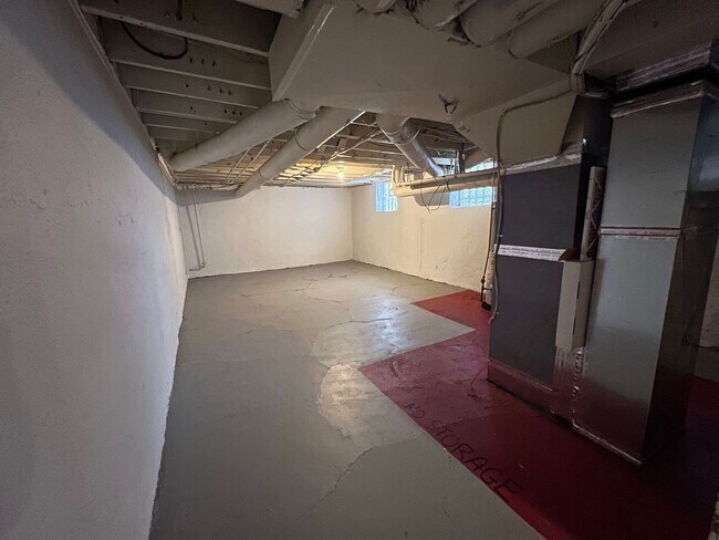 Building Photo - 284-286 E. 14th Ave.