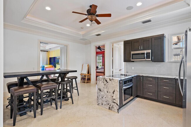 Building Photo - 18669 SE Palm Island Ln