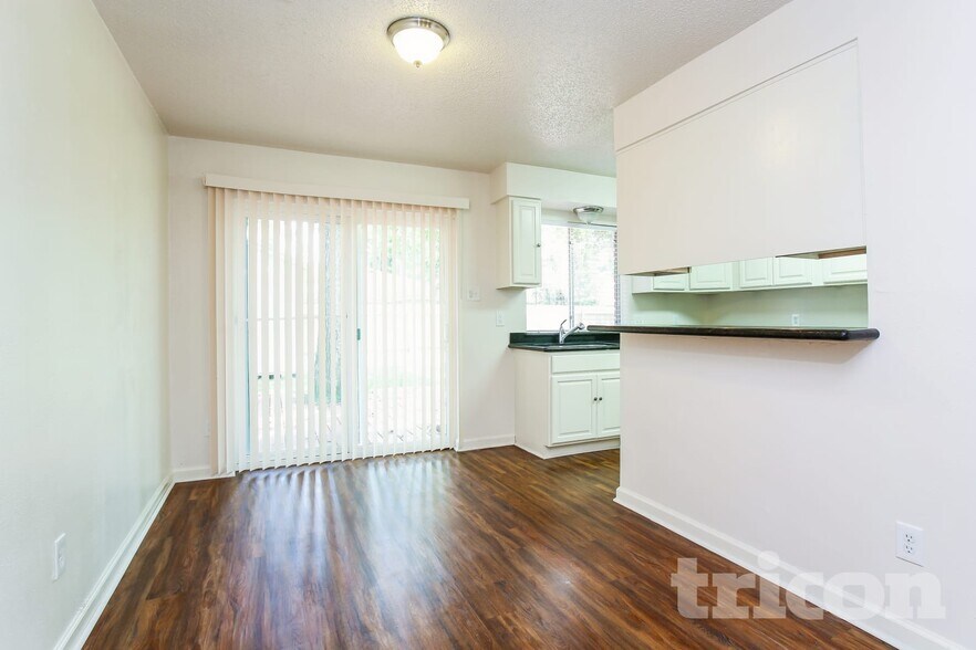 Building Photo - 4926 Algernon Dr