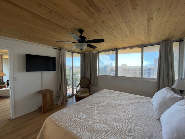 Building Photo - Royal Kahana Top Floor 2 bed/2bath