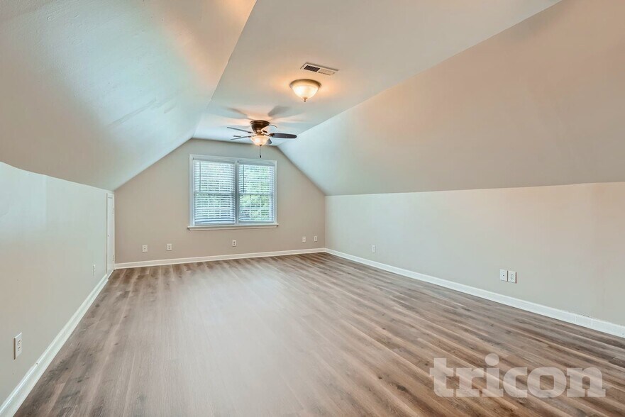Building Photo - 2201 Fox Hunt Dr