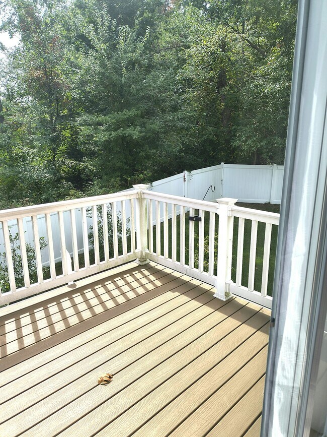 Building Photo - 235 Jenkins Way