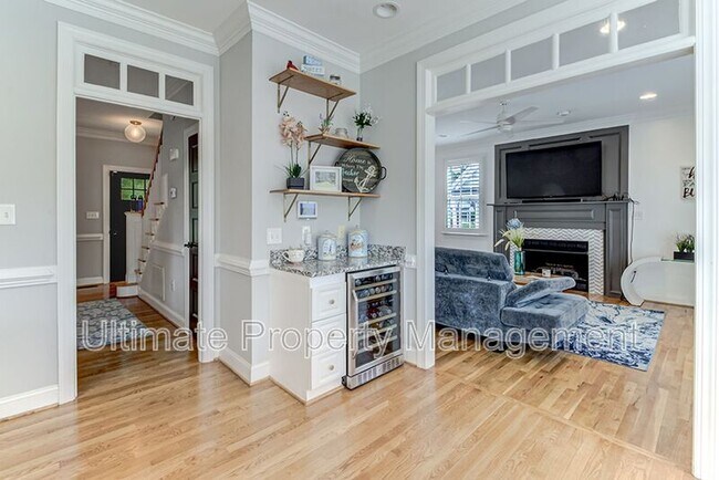 Building Photo - 7022 Cayman Ct