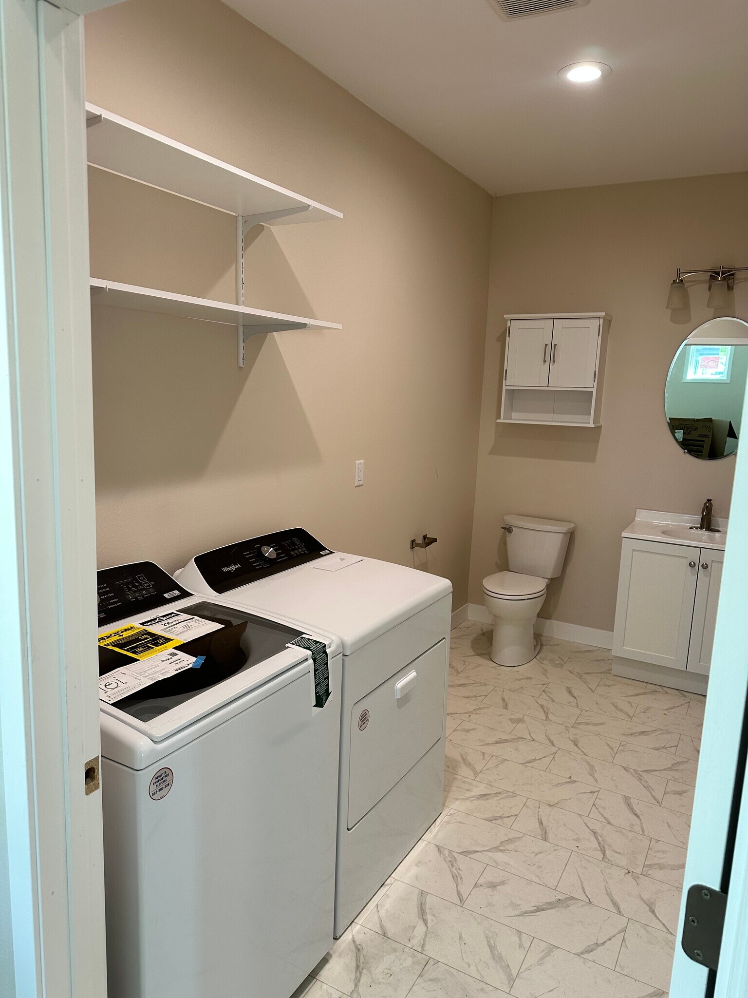 Building Photo - 2018 Maple St