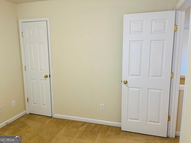 Building Photo - 2042 Appaloosa Way